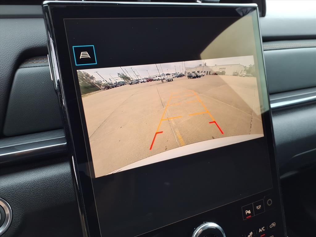 GMC Terrain Vehicle Full-screen Gallery Image 9