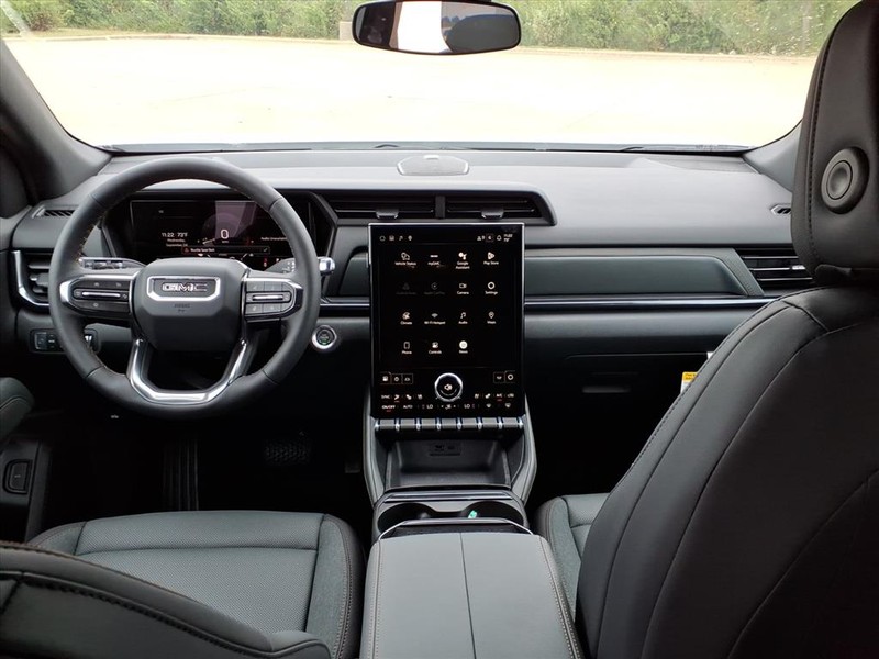 GMC Terrain Vehicle Full-screen Gallery Image 4