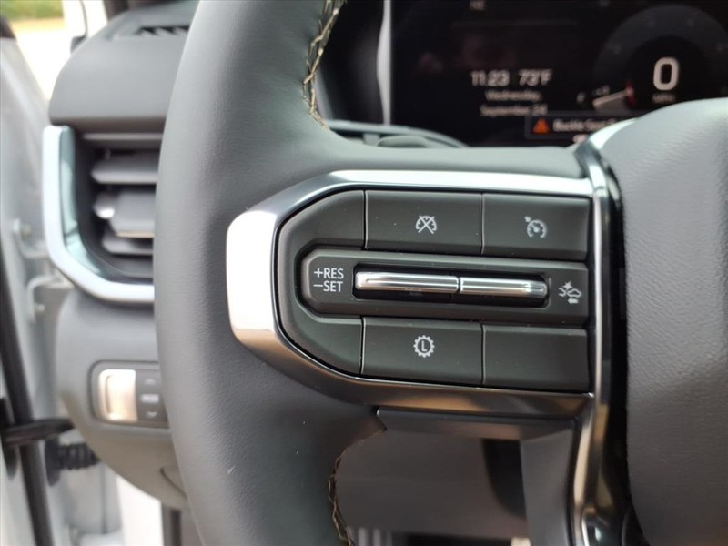 GMC Terrain Vehicle Full-screen Gallery Image 11