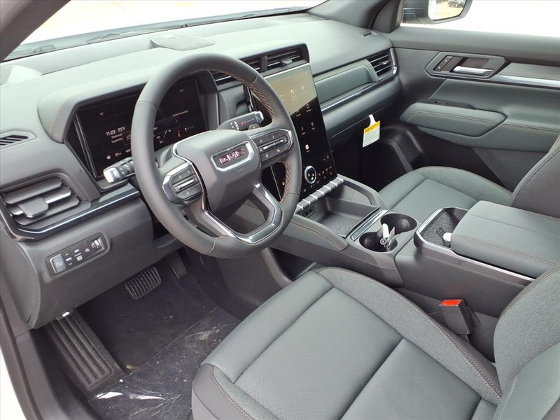GMC Terrain Vehicle Full-screen Gallery Image 15