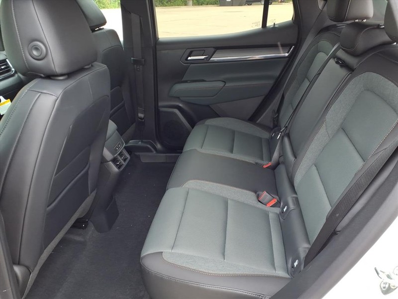 GMC Terrain Vehicle Full-screen Gallery Image 16