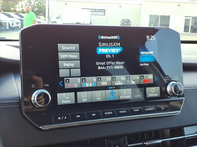 Mitsubishi Outlander Vehicle Full-screen Gallery Image 12