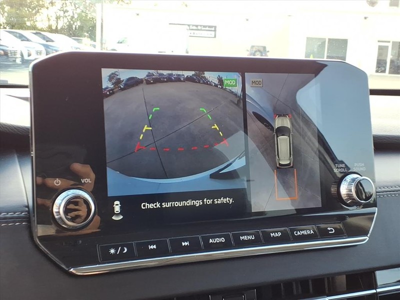 Mitsubishi Outlander Vehicle Full-screen Gallery Image 13