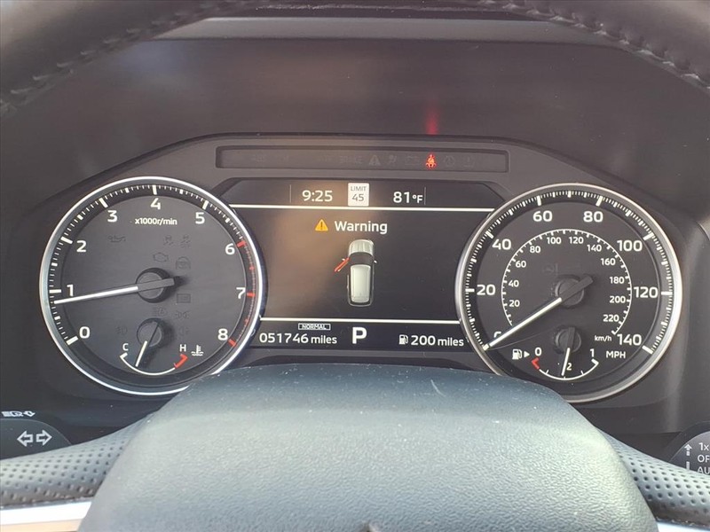 Mitsubishi Outlander Vehicle Full-screen Gallery Image 19