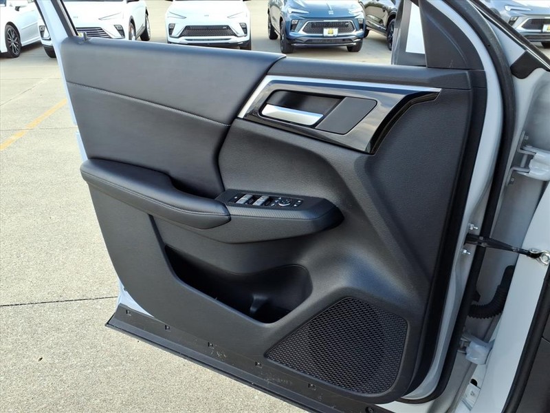 Mitsubishi Outlander Vehicle Full-screen Gallery Image 20