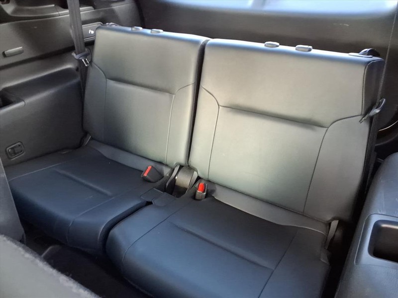 Mitsubishi Outlander Vehicle Full-screen Gallery Image 23