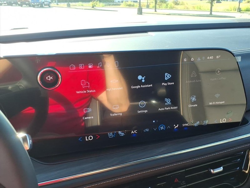 Chevrolet Tahoe Vehicle Full-screen Gallery Image 8