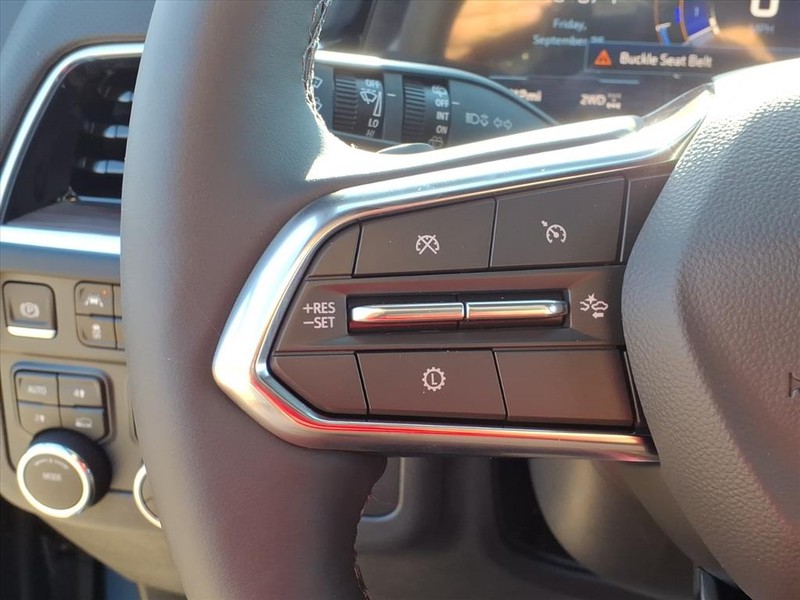 Chevrolet Tahoe Vehicle Full-screen Gallery Image 11