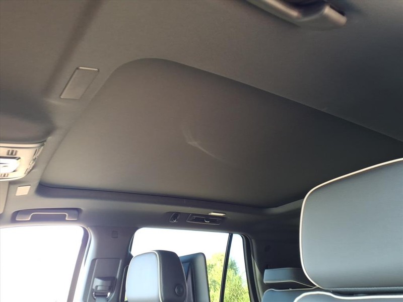 Chevrolet Tahoe Vehicle Full-screen Gallery Image 17