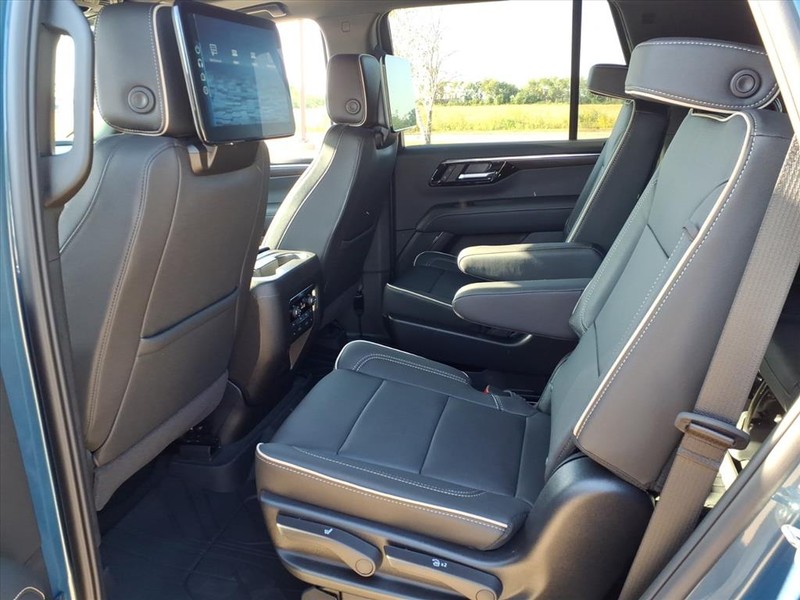 Chevrolet Tahoe Vehicle Full-screen Gallery Image 18