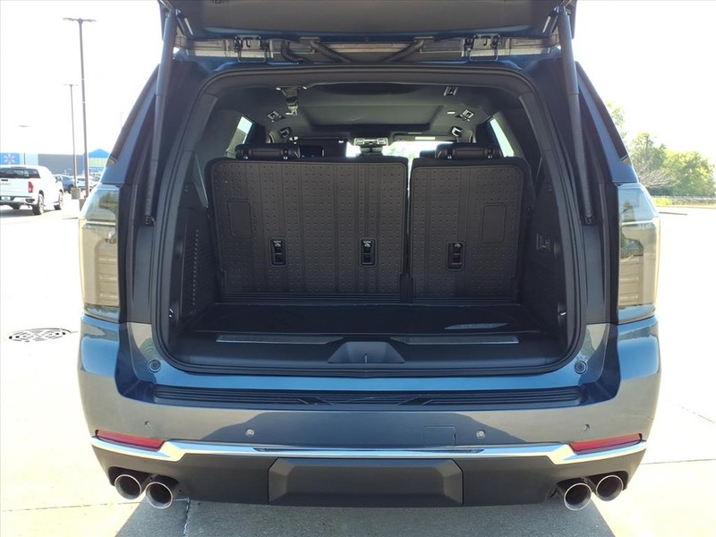 Chevrolet Tahoe Vehicle Full-screen Gallery Image 21