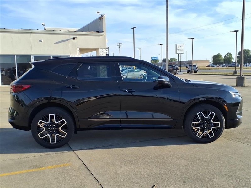 Chevrolet Blazer Vehicle Full-screen Gallery Image 05