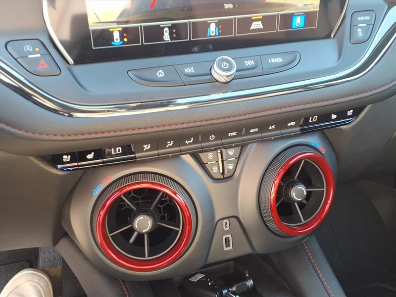 Chevrolet Blazer Vehicle Full-screen Gallery Image 14