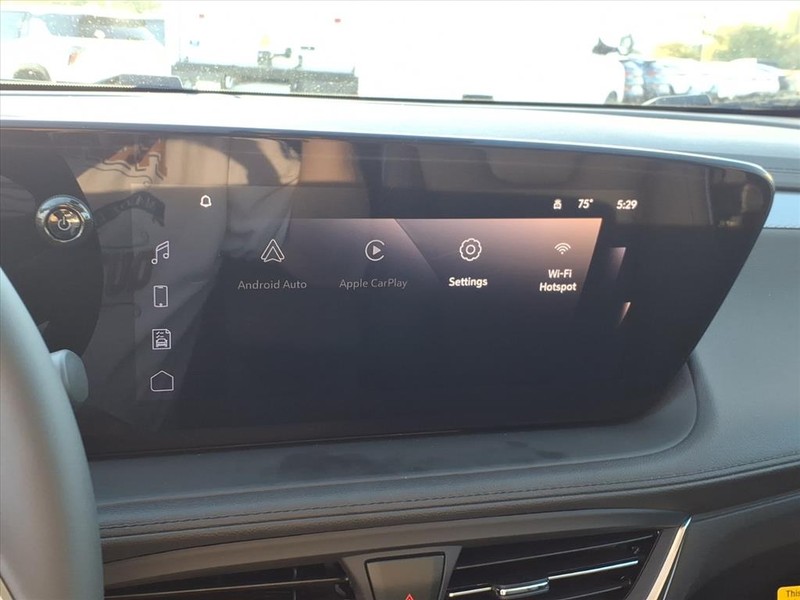 Buick Encore GX Vehicle Full-screen Gallery Image 8