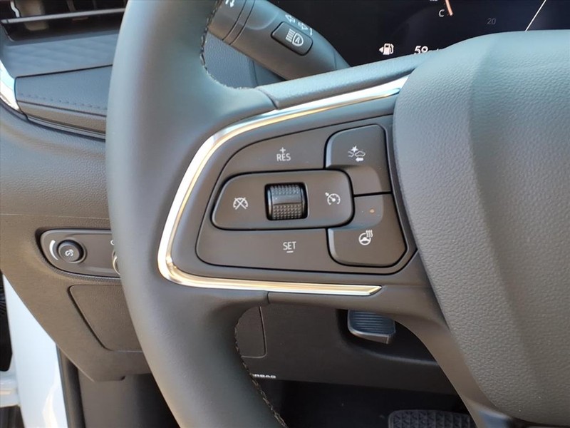 Buick Encore GX Vehicle Full-screen Gallery Image 12