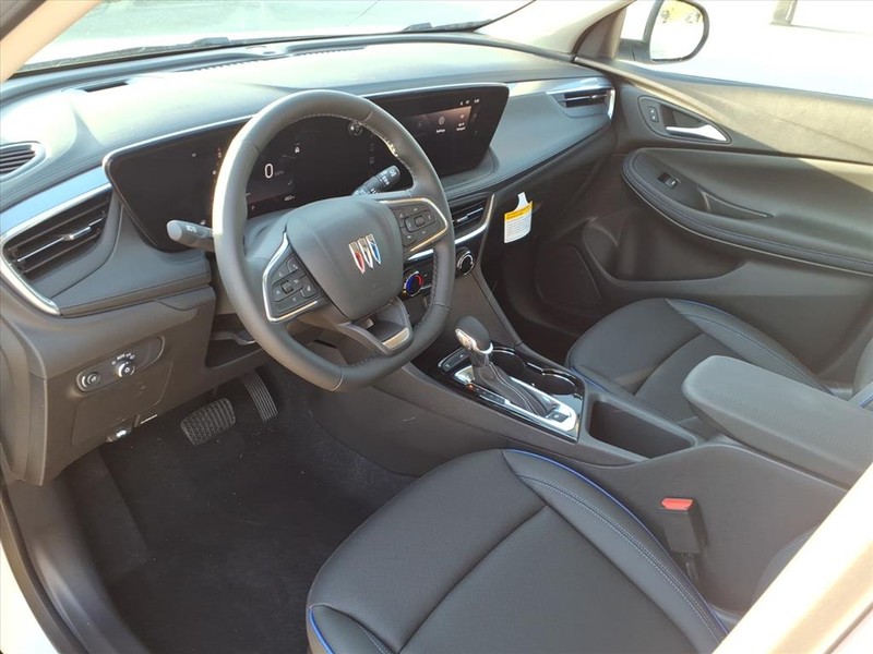 Buick Encore GX Vehicle Full-screen Gallery Image 16