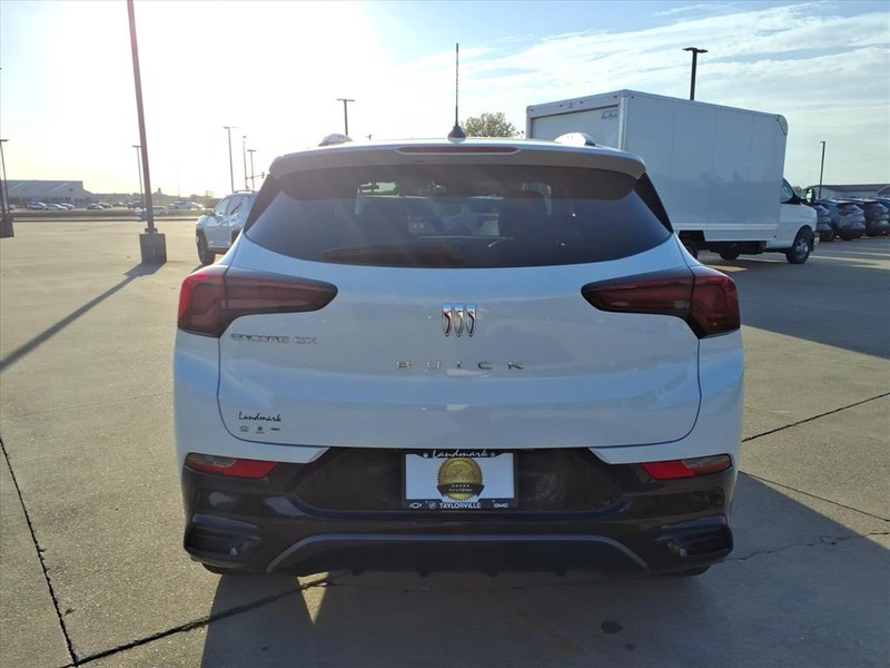 Buick Encore GX Vehicle Full-screen Gallery Image 19