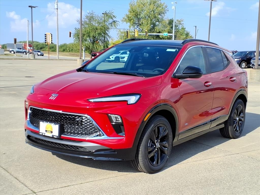 Buick Encore GX Vehicle Full-screen Gallery Image 2