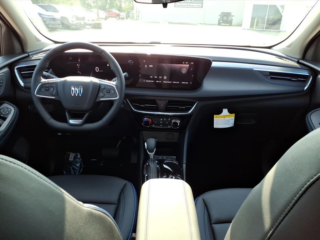 Buick Encore GX Vehicle Full-screen Gallery Image 4