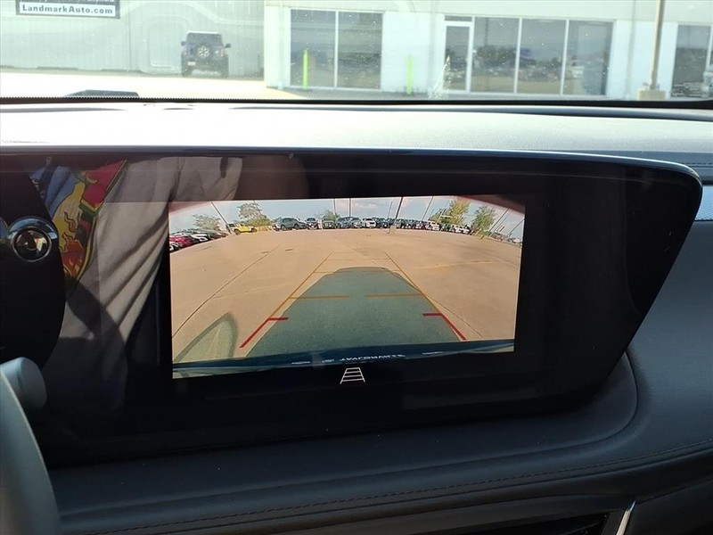 Buick Encore GX Vehicle Full-screen Gallery Image 9