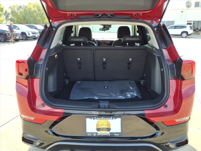 Buick Encore GX Vehicle Full-screen Gallery Image 18