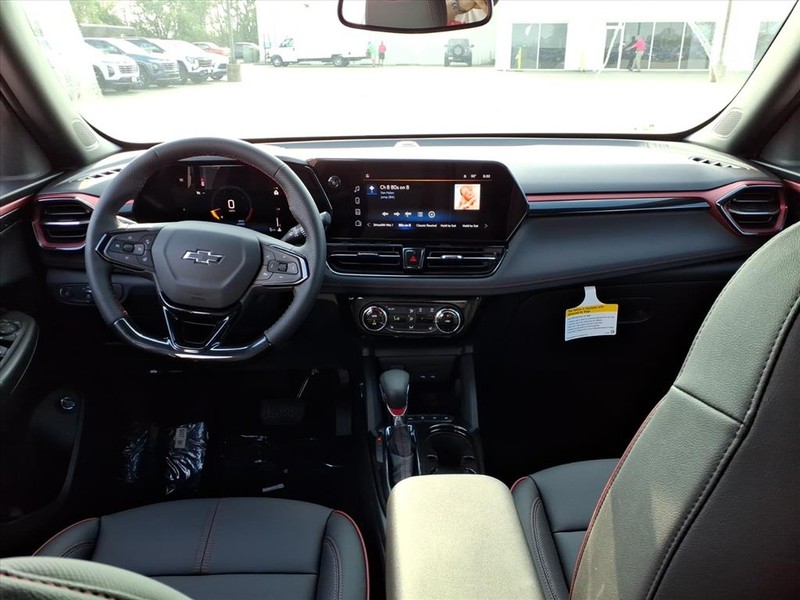 Chevrolet Trailblazer Vehicle Full-screen Gallery Image 4