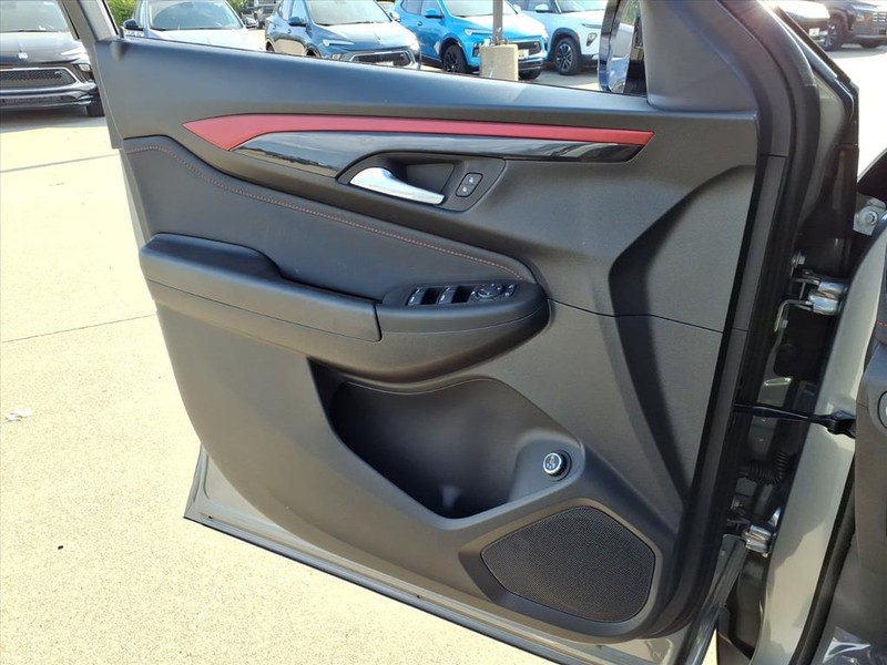 Chevrolet Trailblazer Vehicle Full-screen Gallery Image 15