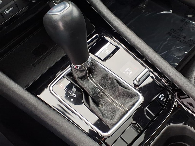 Jeep Compass Vehicle Full-screen Gallery Image 15