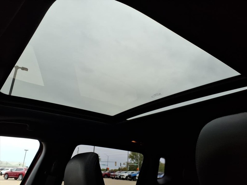 Jeep Compass Vehicle Full-screen Gallery Image 21