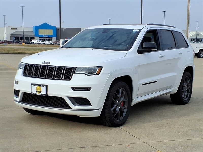 Jeep Grand Cherokee Vehicle Full-screen Gallery Image 2