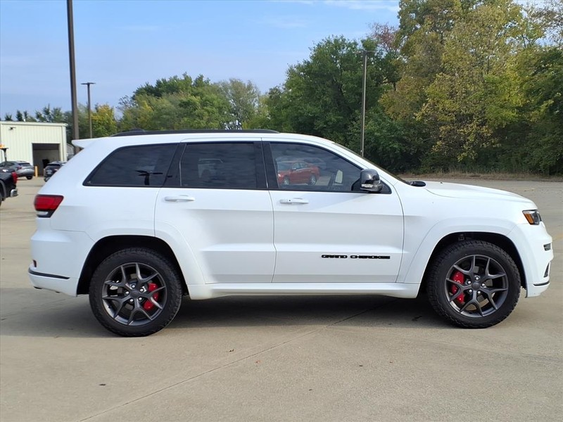 Jeep Grand Cherokee Vehicle Full-screen Gallery Image 5
