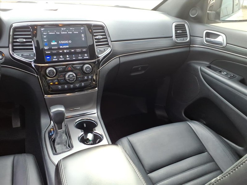 Jeep Grand Cherokee Vehicle Full-screen Gallery Image 10