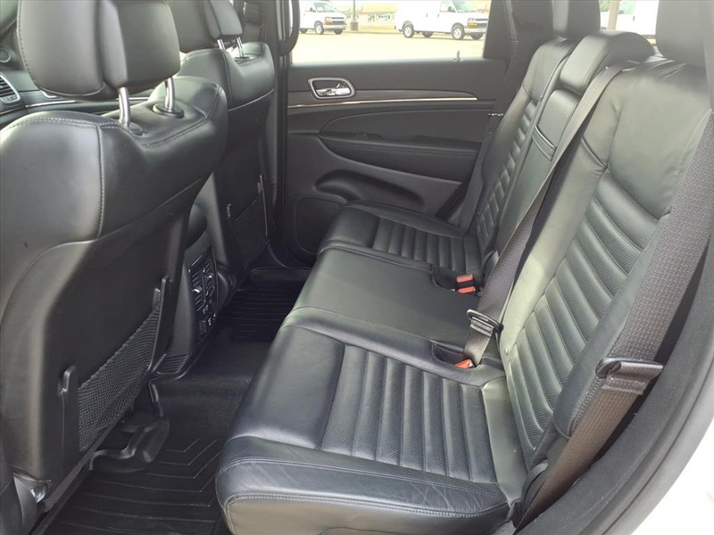 Jeep Grand Cherokee Vehicle Full-screen Gallery Image 23