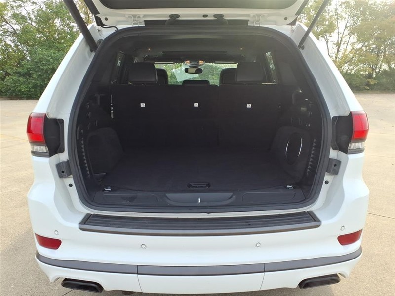 Jeep Grand Cherokee Vehicle Full-screen Gallery Image 24