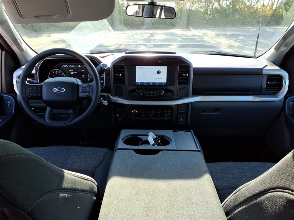 Ford F-150 Vehicle Full-screen Gallery Image 8