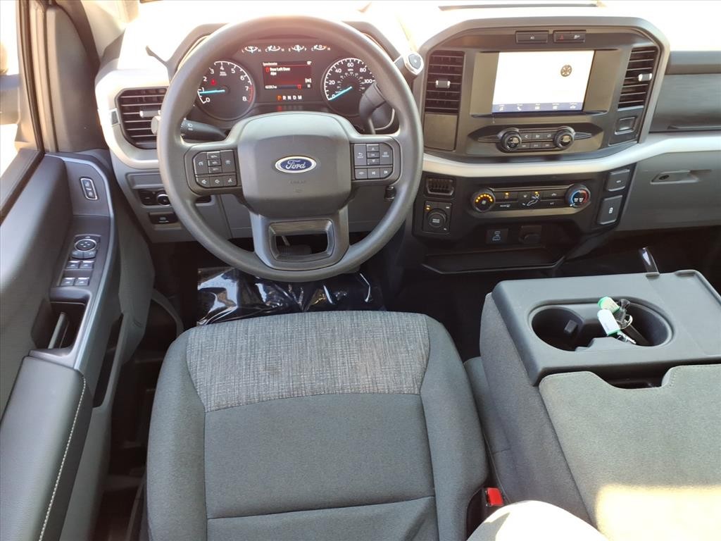 Ford F-150 Vehicle Full-screen Gallery Image 9