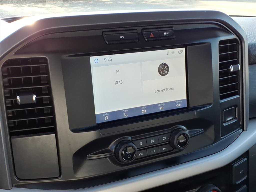 Ford F-150 Vehicle Full-screen Gallery Image 12