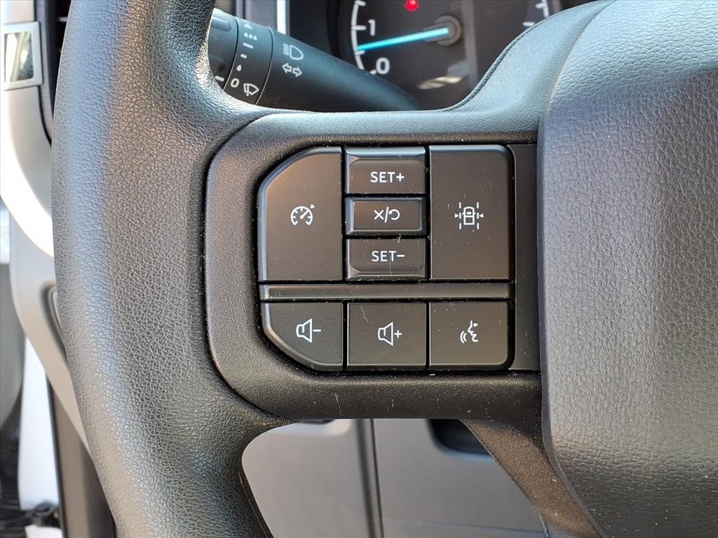 Ford F-150 Vehicle Full-screen Gallery Image 17