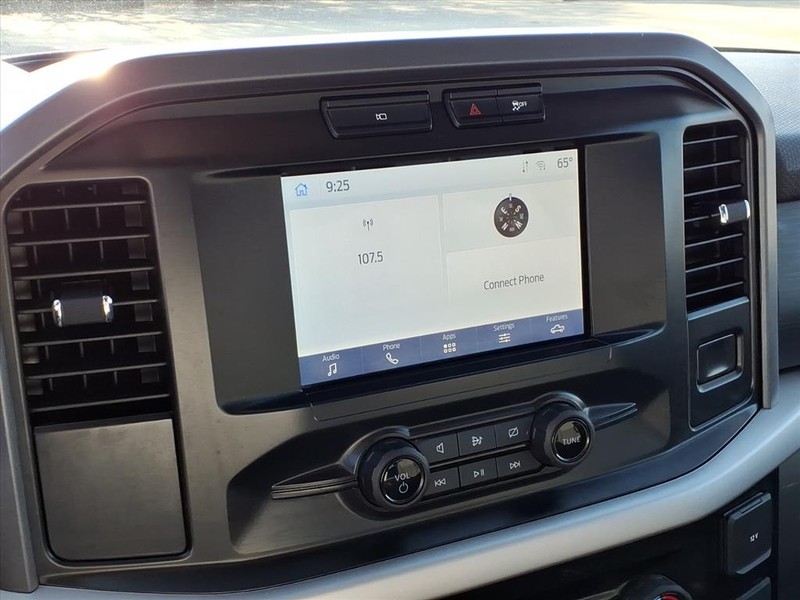 Ford F-150 Vehicle Full-screen Gallery Image 12