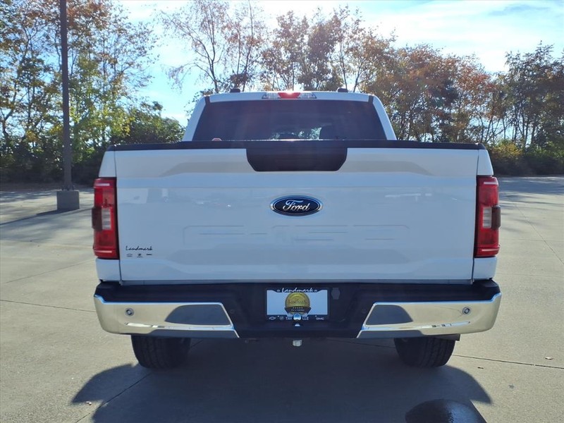 Ford F-150 Vehicle Full-screen Gallery Image 25