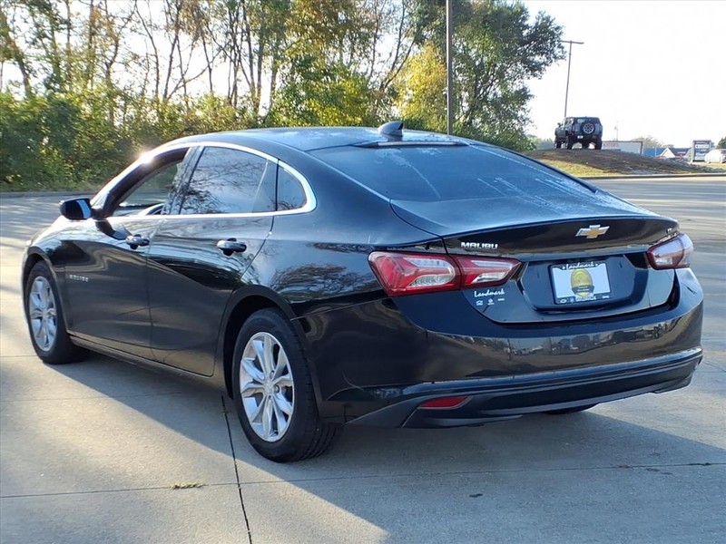 Chevrolet Malibu Vehicle Full-screen Gallery Image 03