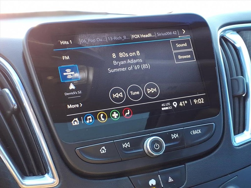 Chevrolet Malibu Vehicle Full-screen Gallery Image 12