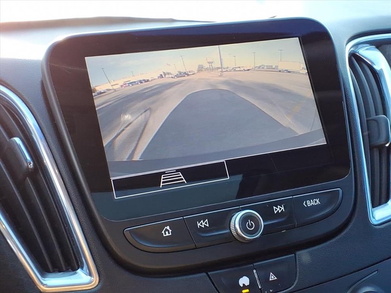 Chevrolet Malibu Vehicle Full-screen Gallery Image 13