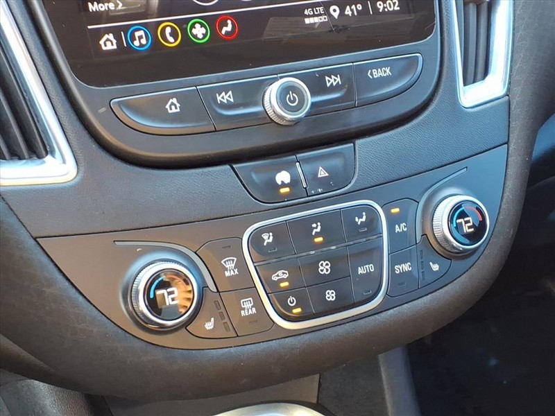 Chevrolet Malibu Vehicle Full-screen Gallery Image 14