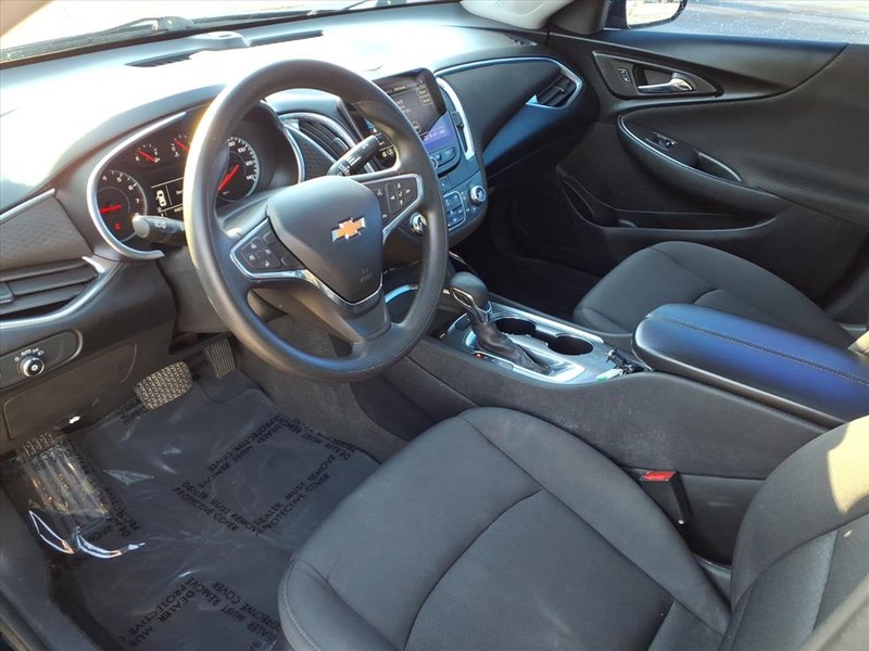 Chevrolet Malibu Vehicle Full-screen Gallery Image 20