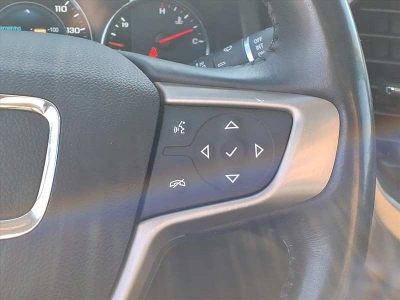 GMC Acadia Vehicle Full-screen Gallery Image 19