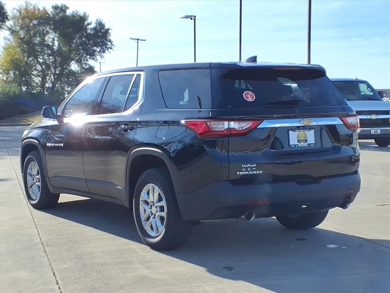Chevrolet Traverse Vehicle Full-screen Gallery Image 3
