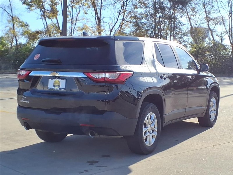 Chevrolet Traverse Vehicle Full-screen Gallery Image 4