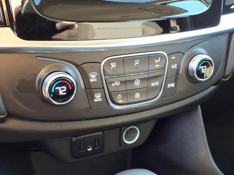 Chevrolet Traverse Vehicle Full-screen Gallery Image 14