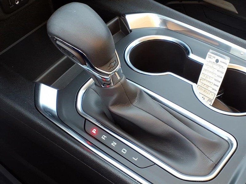 Chevrolet Traverse Vehicle Full-screen Gallery Image 15